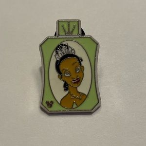✨4/25✨DISNEY Trading Pin “Princess Tiana Perfume Bottle” HIDDEN MICKEY